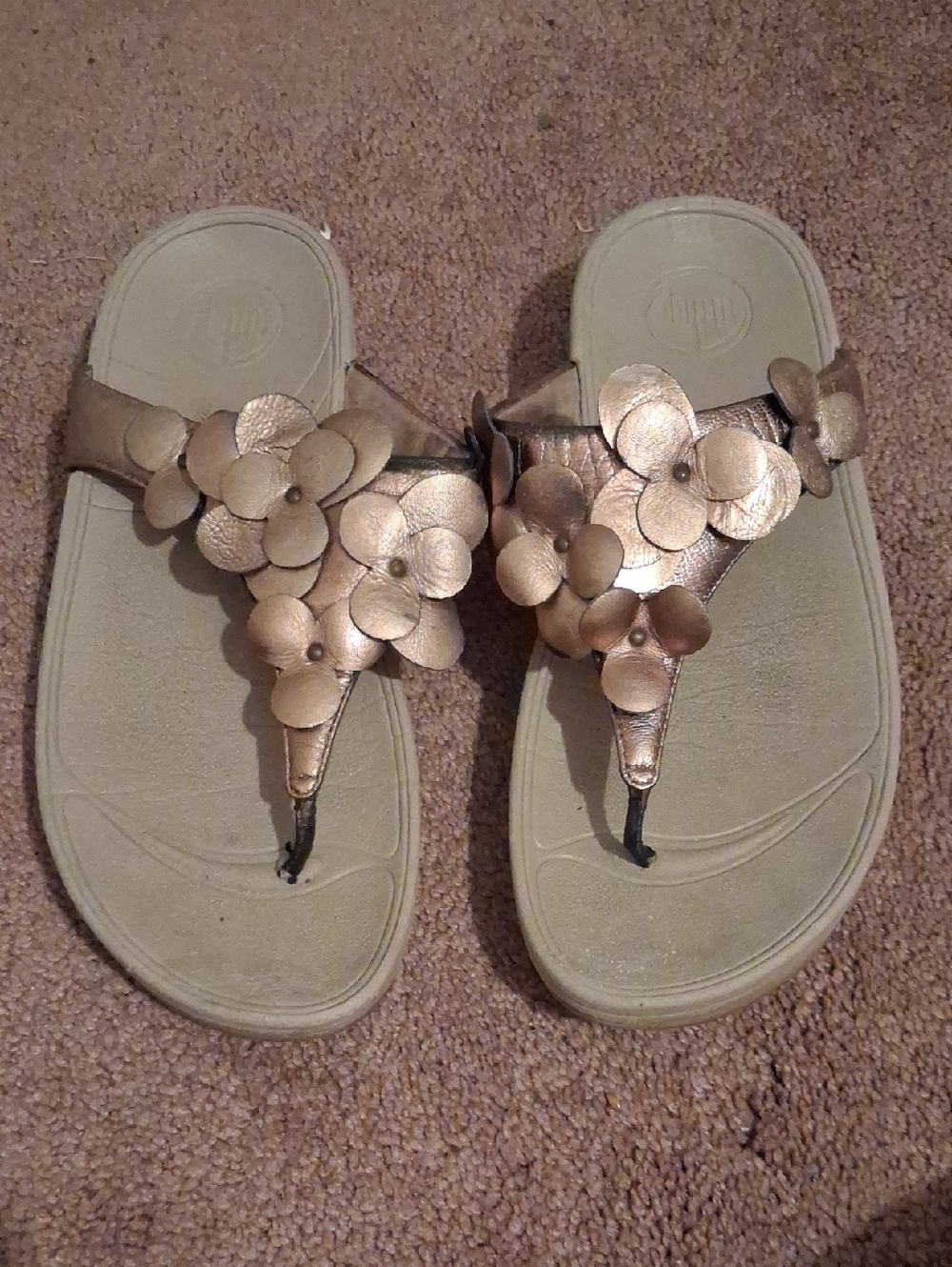 FitFlop Gold Floral Thong Sandals